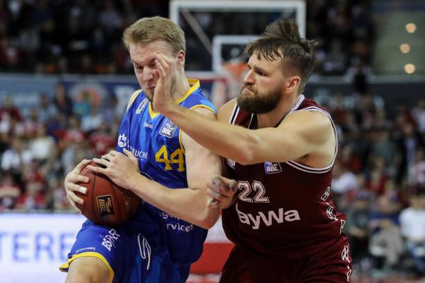 在俱乐部历 在俱乐部历