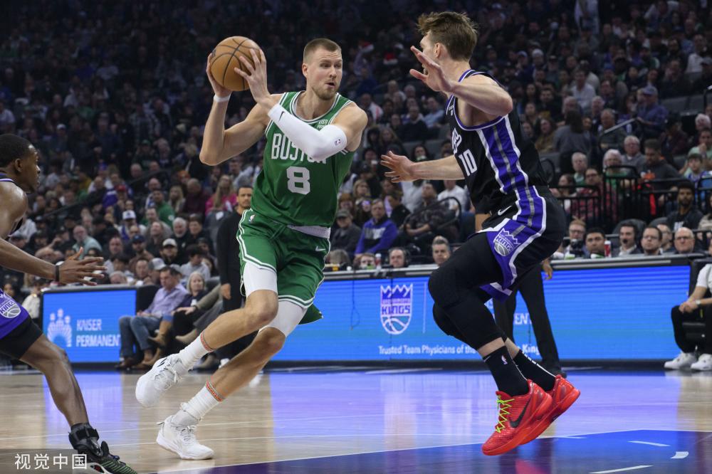 前锋脚下 前锋脚下